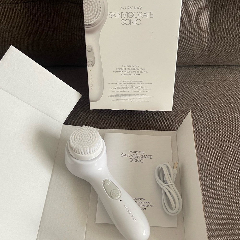 Mary Kay Skinvigorate Brush